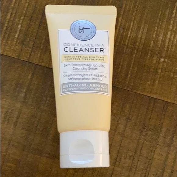 New never opened confidence in a cleanser - Picture 1 of 4